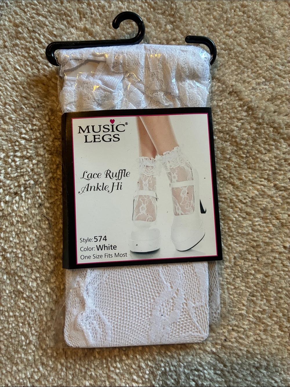 NWT Music Legs White Lace Ruffle Ankle Socks